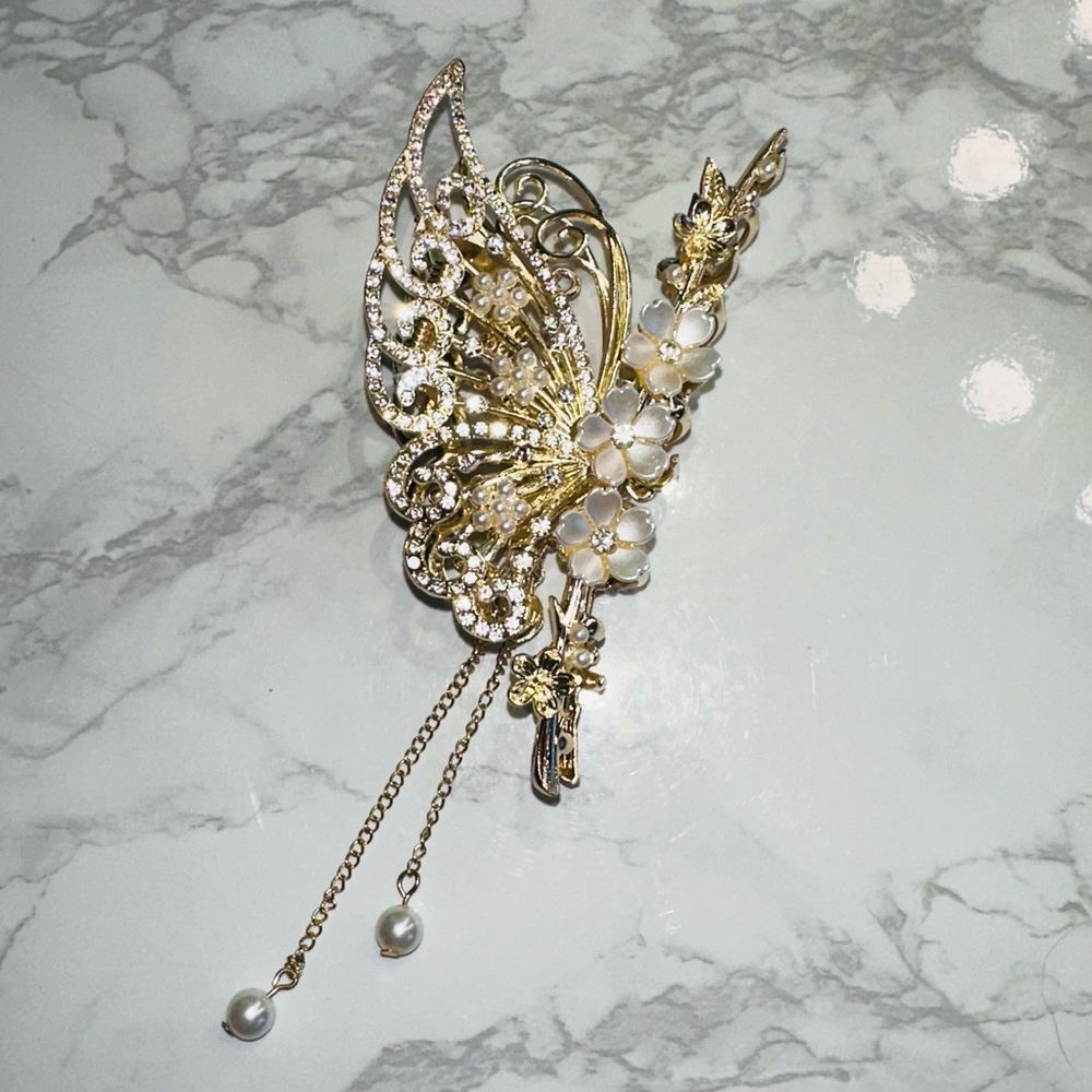 Butterfly hair clip